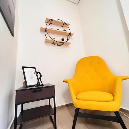 Thesian In Centre Of Apartment